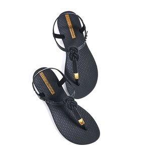 Looking for Ipanema Mara Knot Sandals